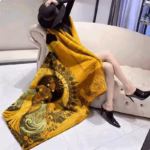 Manta Espiritual Oshún Orisha – Flannel Throw con Diseño Yoruba - Imagen 3