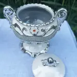 Sopera de Obatalá Blanca con Detalles Plateados – Recipiente Decorativo y Espiritual Yoruba - Imagen 5